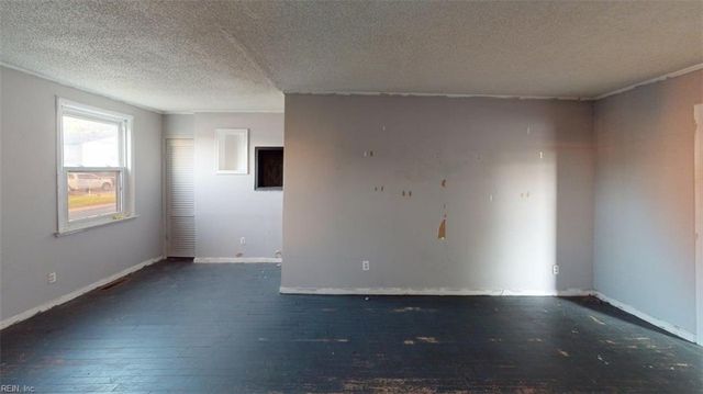 1128 Hugo ST, Norfolk, VA 23513