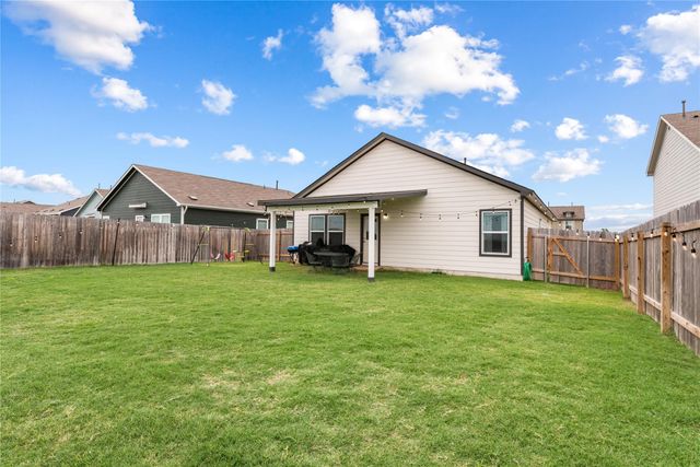 509 Halfmoon DR, Lockhart, TX 78644