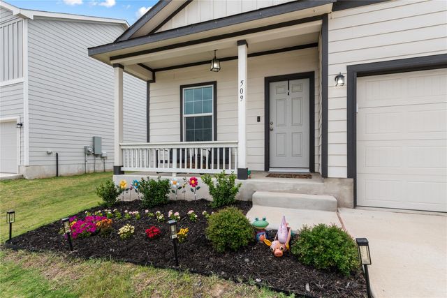 509 Halfmoon DR, Lockhart, TX 78644