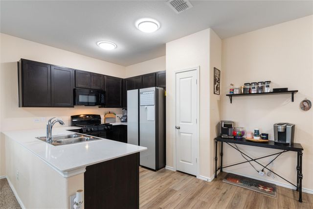 509 Halfmoon DR, Lockhart, TX 78644