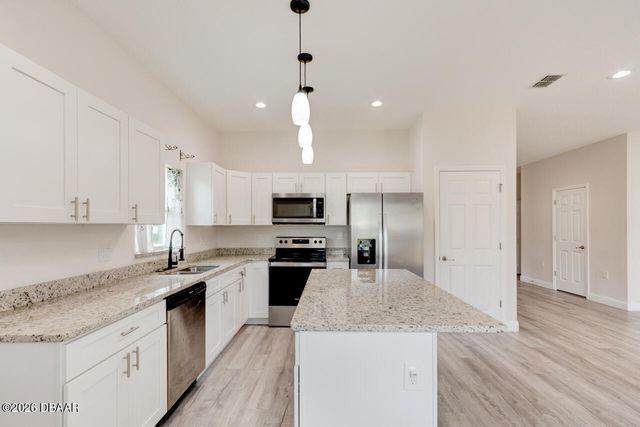 1680 9th Avenue, Deland, FL 32724