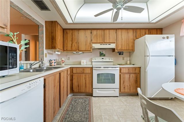 7086 Nantucket CIR 6, North Fort Myers, FL 33917