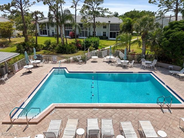 7086 Nantucket CIR 6, North Fort Myers, FL 33917