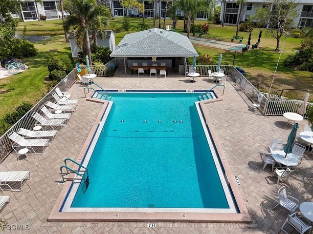 7086 Nantucket CIR 6, North Fort Myers, FL 33917