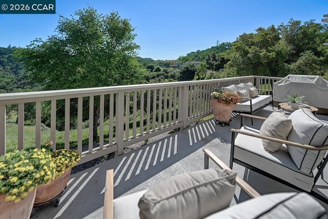 2886 Saklan Indian Dr, Walnut Creek, CA 94595