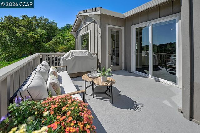 2886 Saklan Indian Dr, Walnut Creek, CA 94595