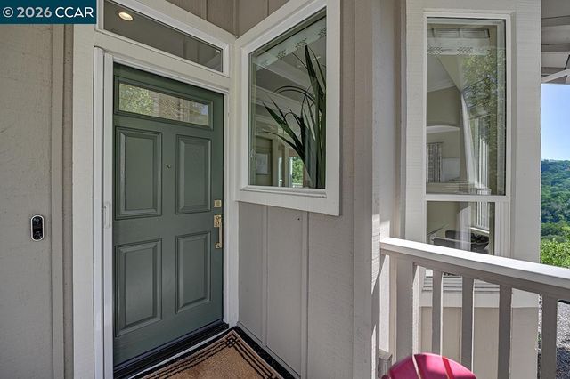 2886 Saklan Indian Dr, Walnut Creek, CA 94595