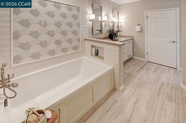 2886 Saklan Indian Dr, Walnut Creek, CA 94595