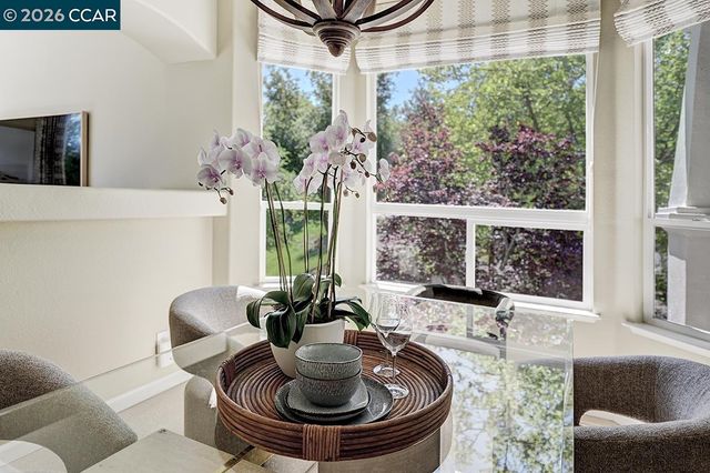 2886 Saklan Indian Dr, Walnut Creek, CA 94595