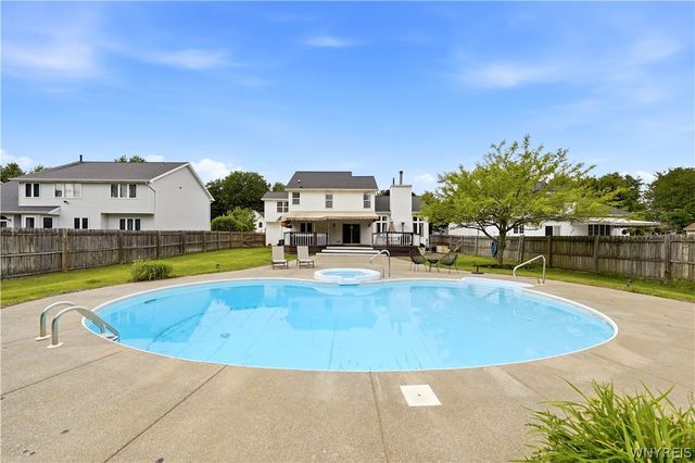 31 Stubwoode Drive, Amherst, NY 14051