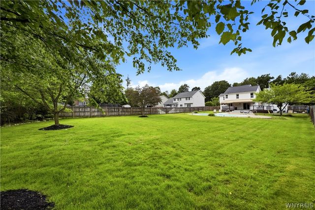 31 Stubwoode Drive, Amherst, NY 14051