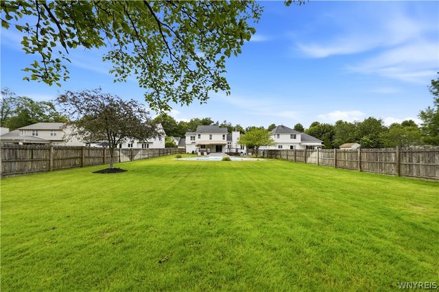 31 Stubwoode Drive, Amherst, NY 14051
