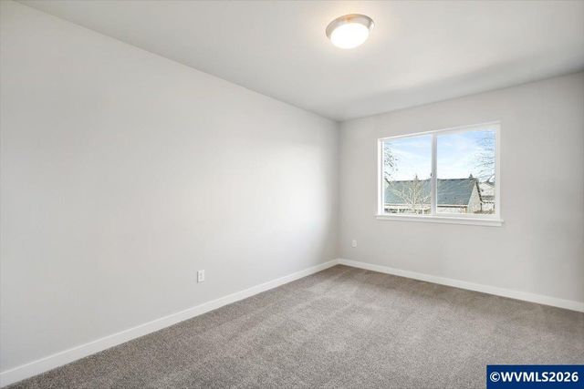 7076 SE Pinot Noir Dr, Corvallis, OR 97330