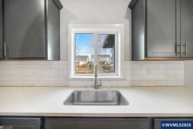 7076 SE Pinot Noir Dr, Corvallis, OR 97330