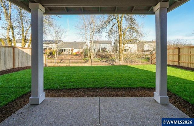 7076 SE Pinot Noir Dr, Corvallis, OR 97330