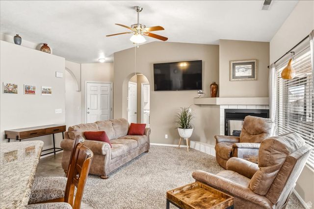 567 S FIESTA DR, Ivins, UT 84738