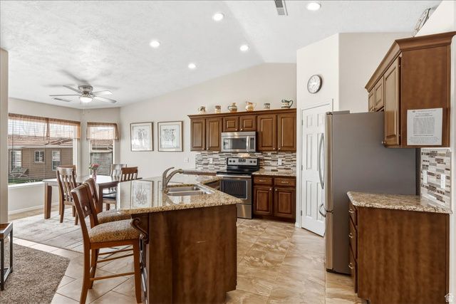 567 S FIESTA DR, Ivins, UT 84738