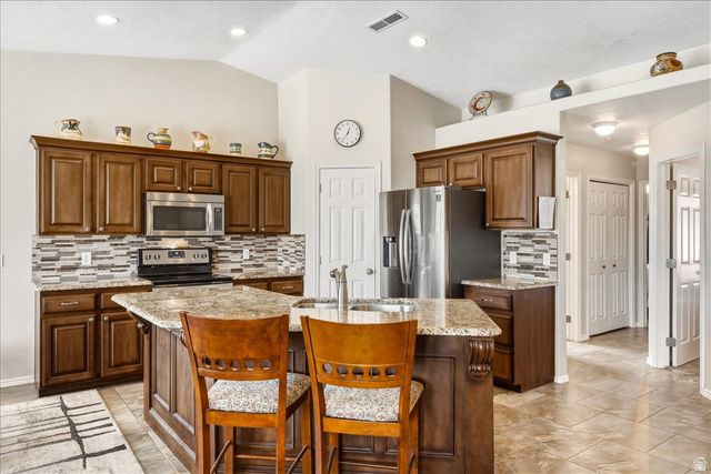 567 S FIESTA DR, Ivins, UT 84738