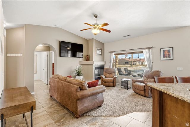 567 S FIESTA DR, Ivins, UT 84738