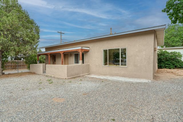 720 School Street, Espanola, NM 87532