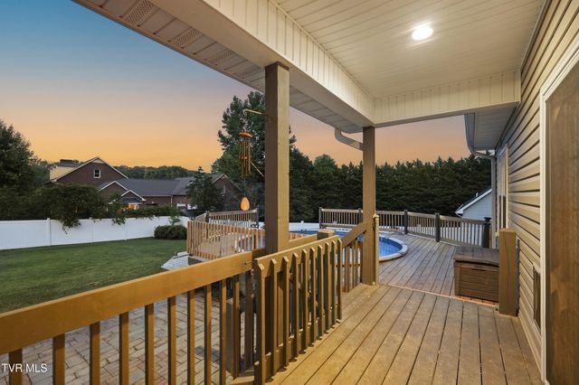 111 H R King Road, Gray, TN 37615
