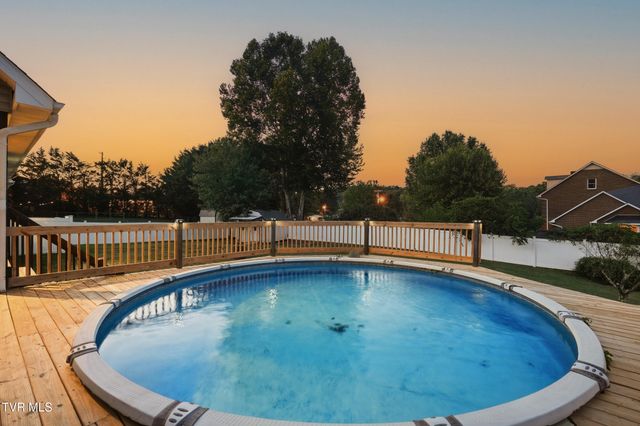 111 H R King Road, Gray, TN 37615