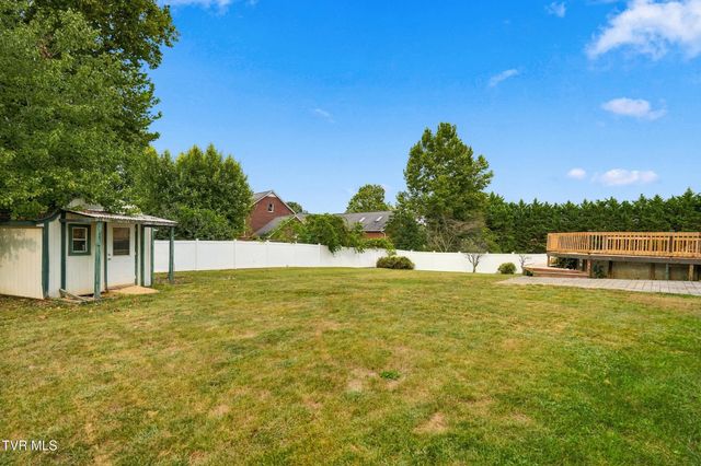 111 H R King Road, Gray, TN 37615