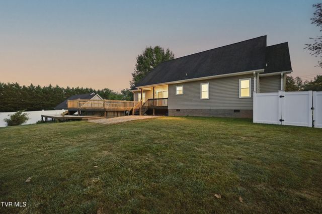 111 H R King Road, Gray, TN 37615