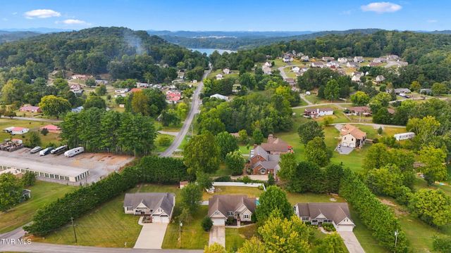 111 H R King Road, Gray, TN 37615