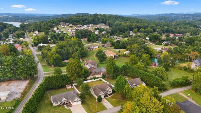 111 H R King Road, Gray, TN 37615