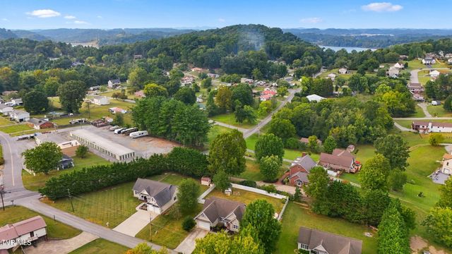 111 H R King Road, Gray, TN 37615