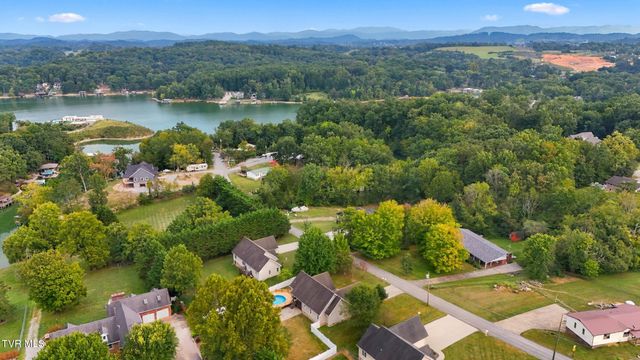 111 H R King Road, Gray, TN 37615