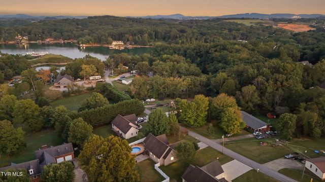 111 H R King Road, Gray, TN 37615
