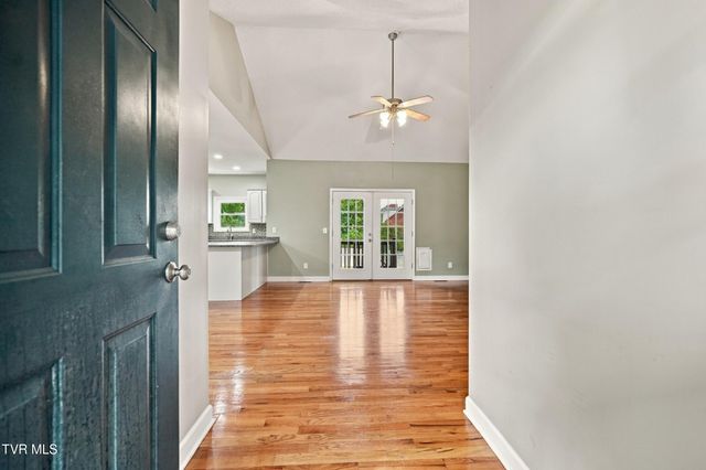 111 H R King Road, Gray, TN 37615