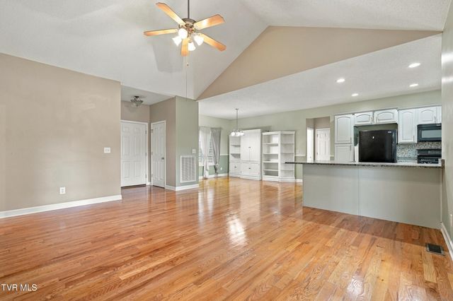 111 H R King Road, Gray, TN 37615