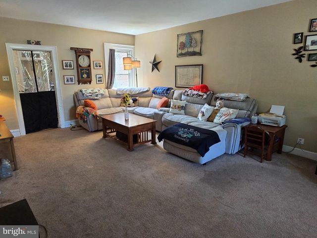 1104 JUNIPER ST, Quakertown, PA 18951