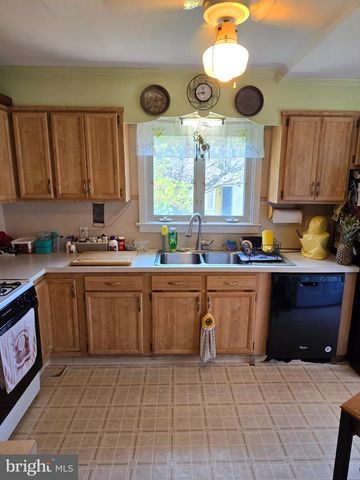 1104 JUNIPER ST, Quakertown, PA 18951