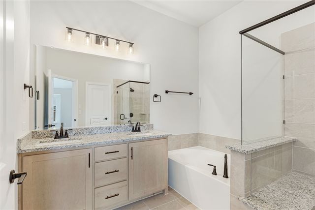 179 Creekside Drive, Sanger, TX 76266