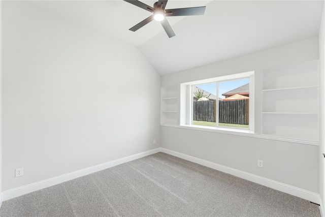 179 Creekside Drive, Sanger, TX 76266