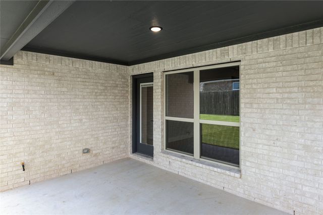 179 Creekside Drive, Sanger, TX 76266