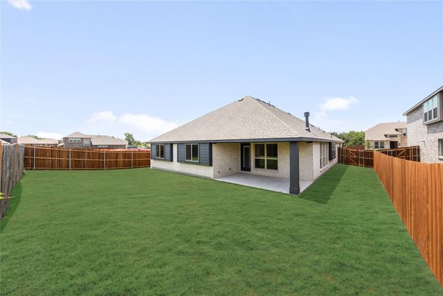 179 Creekside Drive, Sanger, TX 76266