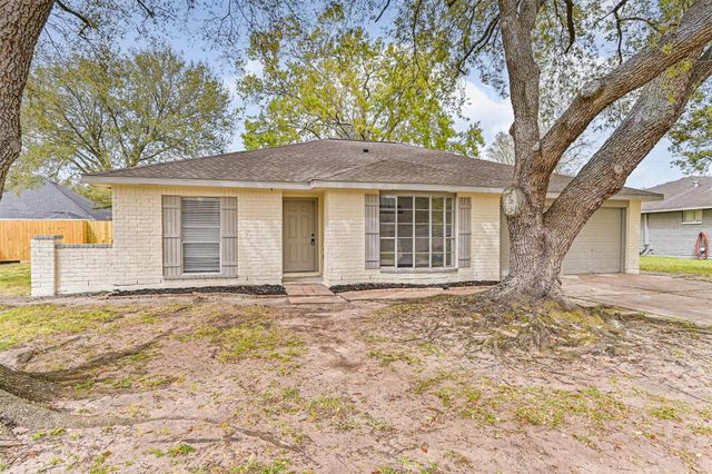 512 Stoneledge Drive, Friendswood, TX 77546