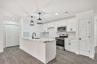 512 Stoneledge Drive, Friendswood, TX 77546