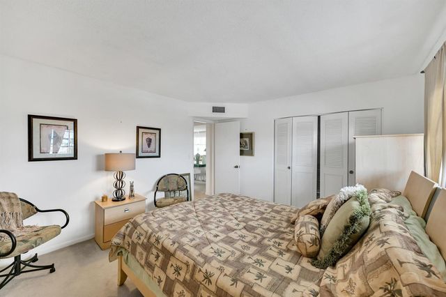 907 Marina Drive 401, North Palm Beach, FL 33408