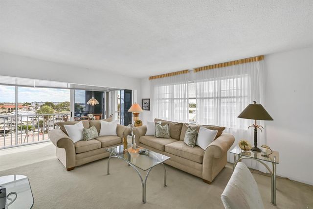 907 Marina Drive 401, North Palm Beach, FL 33408