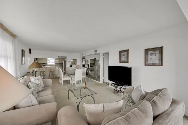 907 Marina Drive 401, North Palm Beach, FL 33408