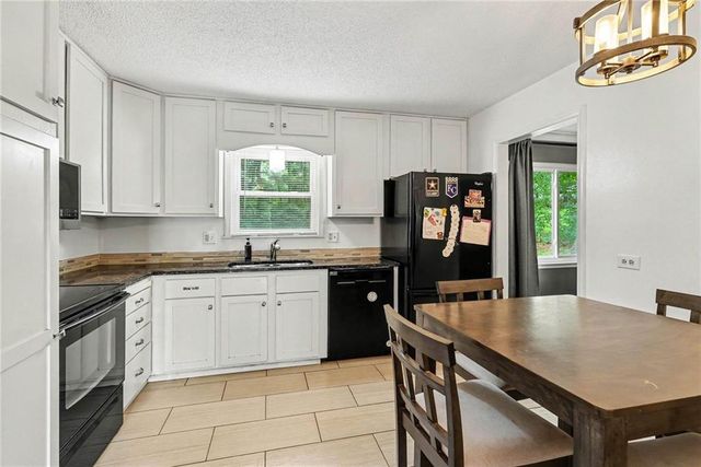 5620 Perry Avenue, Merriam, KS 66203