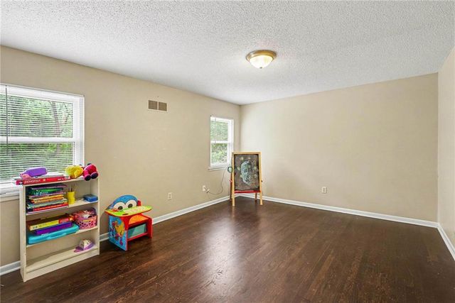 5620 Perry Avenue, Merriam, KS 66203
