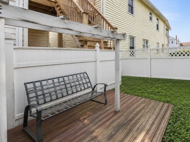 191 W 6th St 1, Lowell, MA 01850