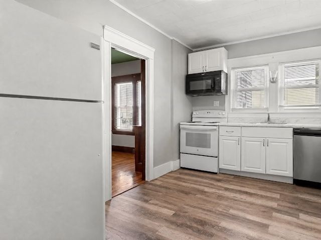 191 W 6th St 1, Lowell, MA 01850